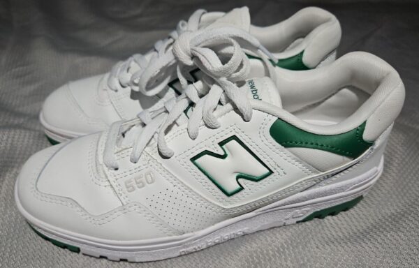 New Balance Mens 550 Shoe Size 7 White Classic Pine White Green BB550SWB