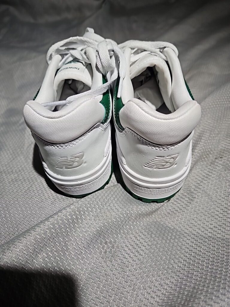 New Balance 550 shoe rear photo